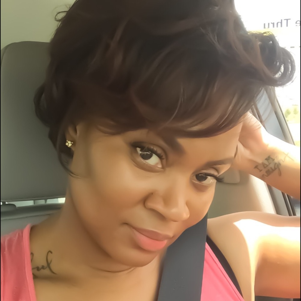 Meet your Posher, Courtney